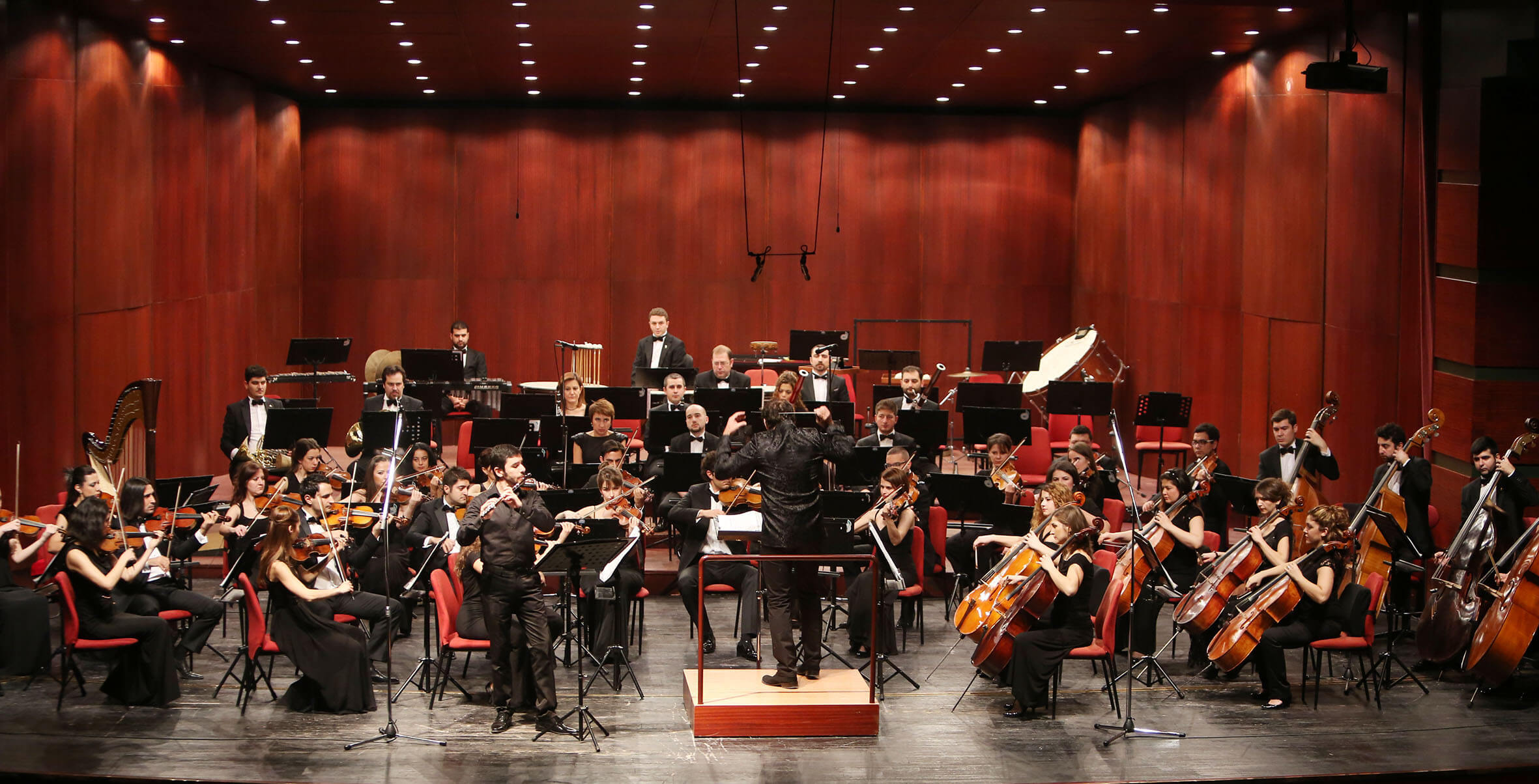 Türkiye'deki orkestralar, Türk şeflerle çalışmalı